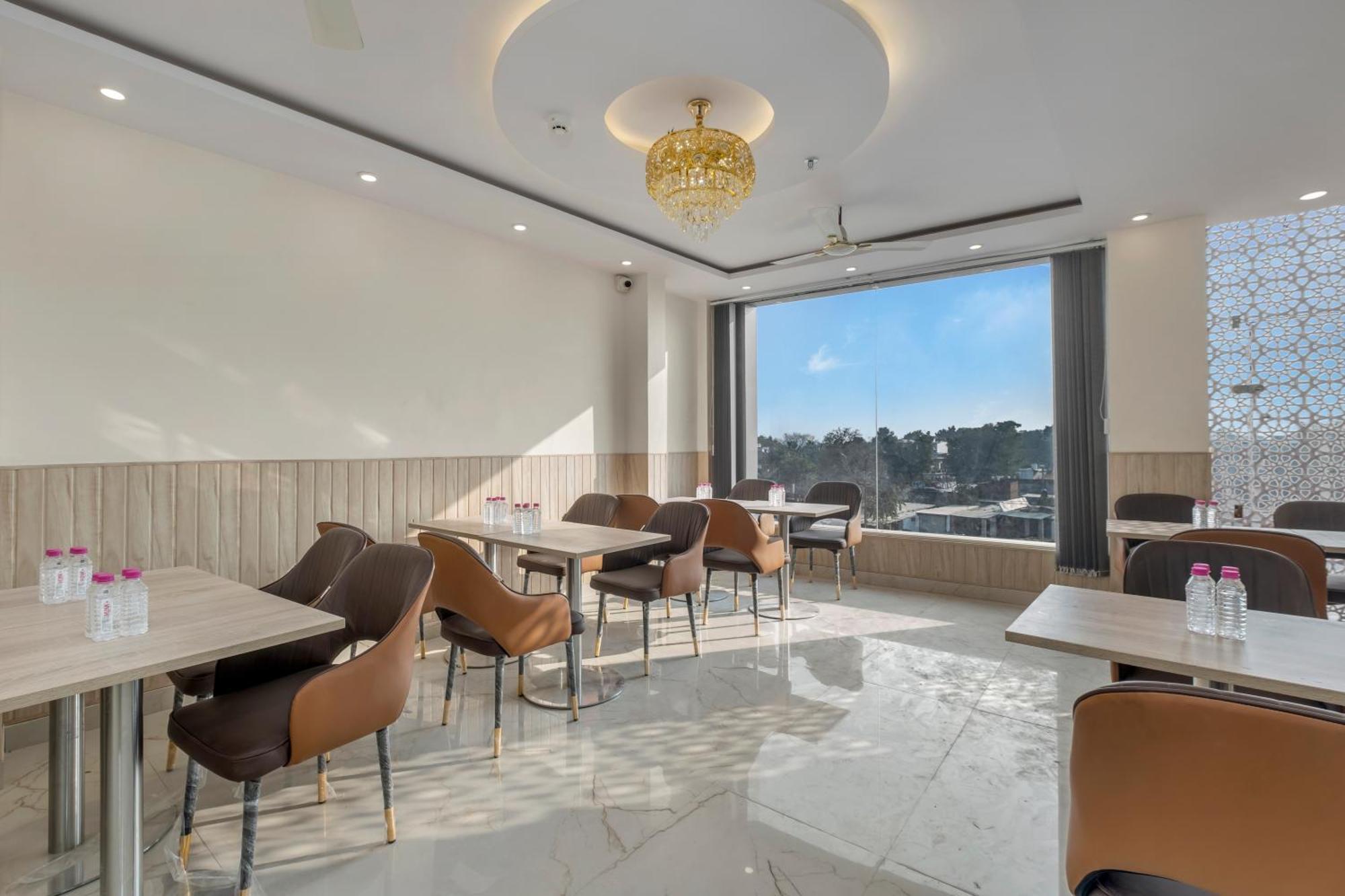 Hotel Sudarshan Ayodhya Екстер'єр фото