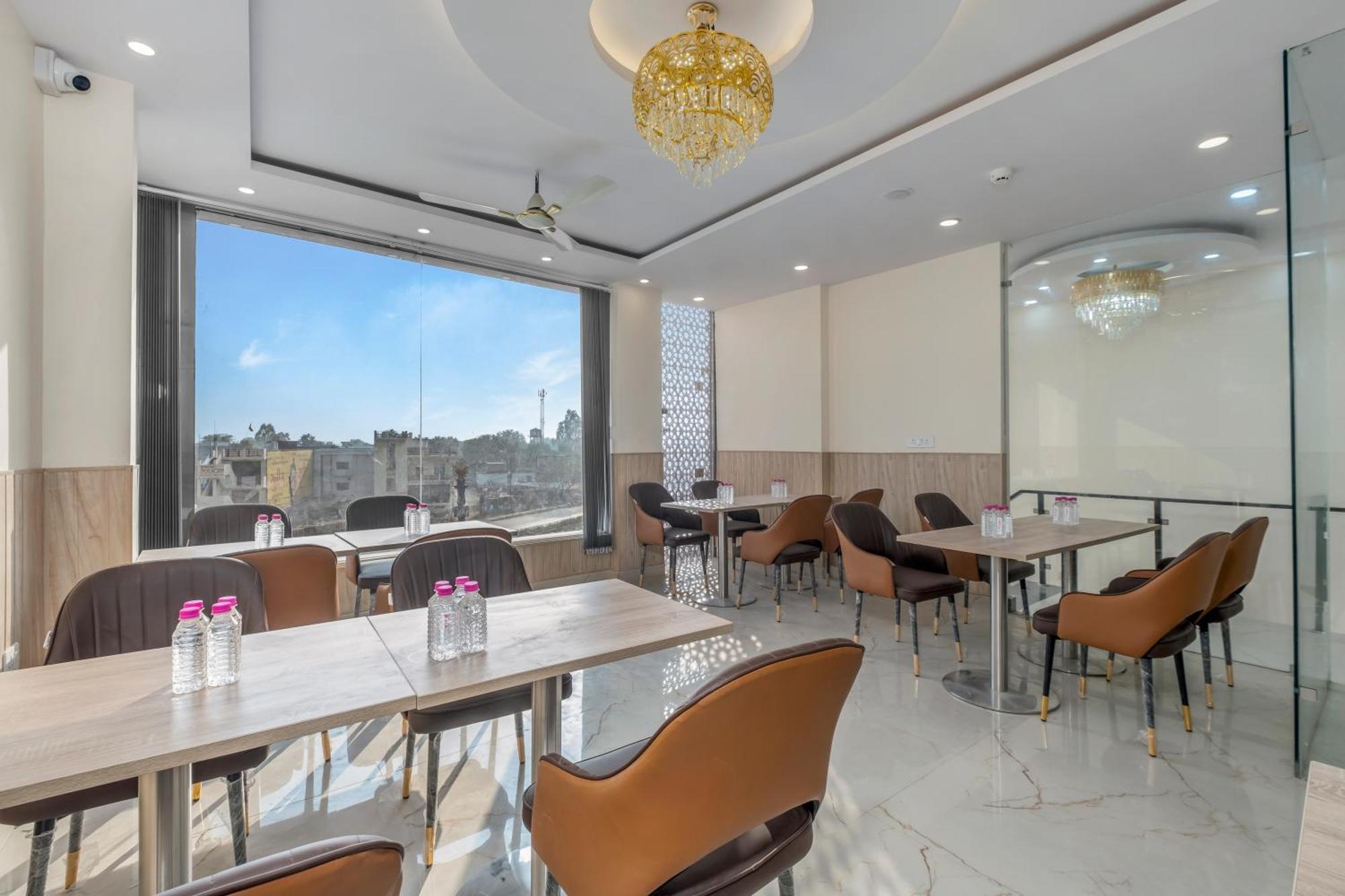 Hotel Sudarshan Ayodhya Екстер'єр фото
