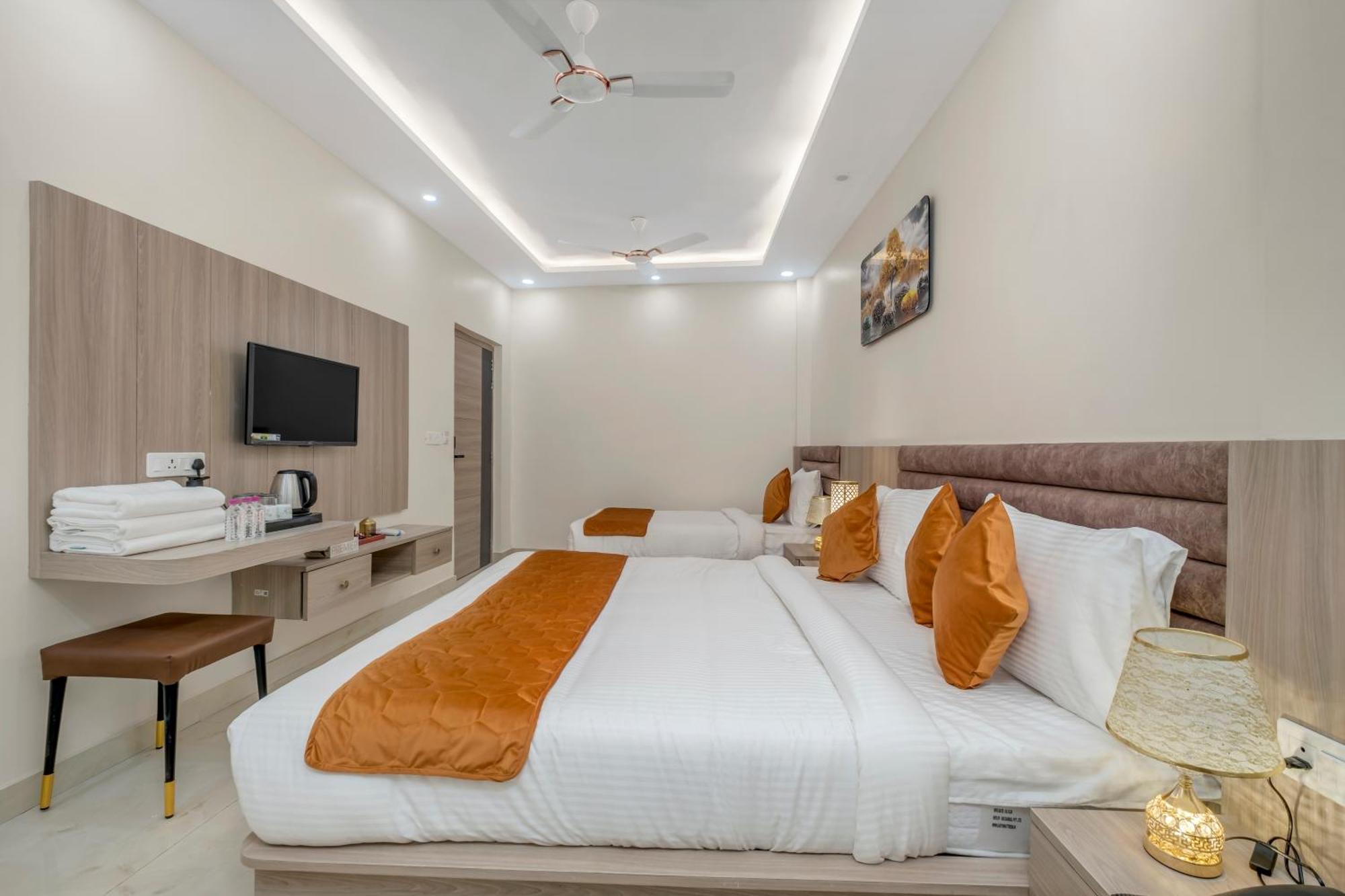 Hotel Sudarshan Ayodhya Екстер'єр фото
