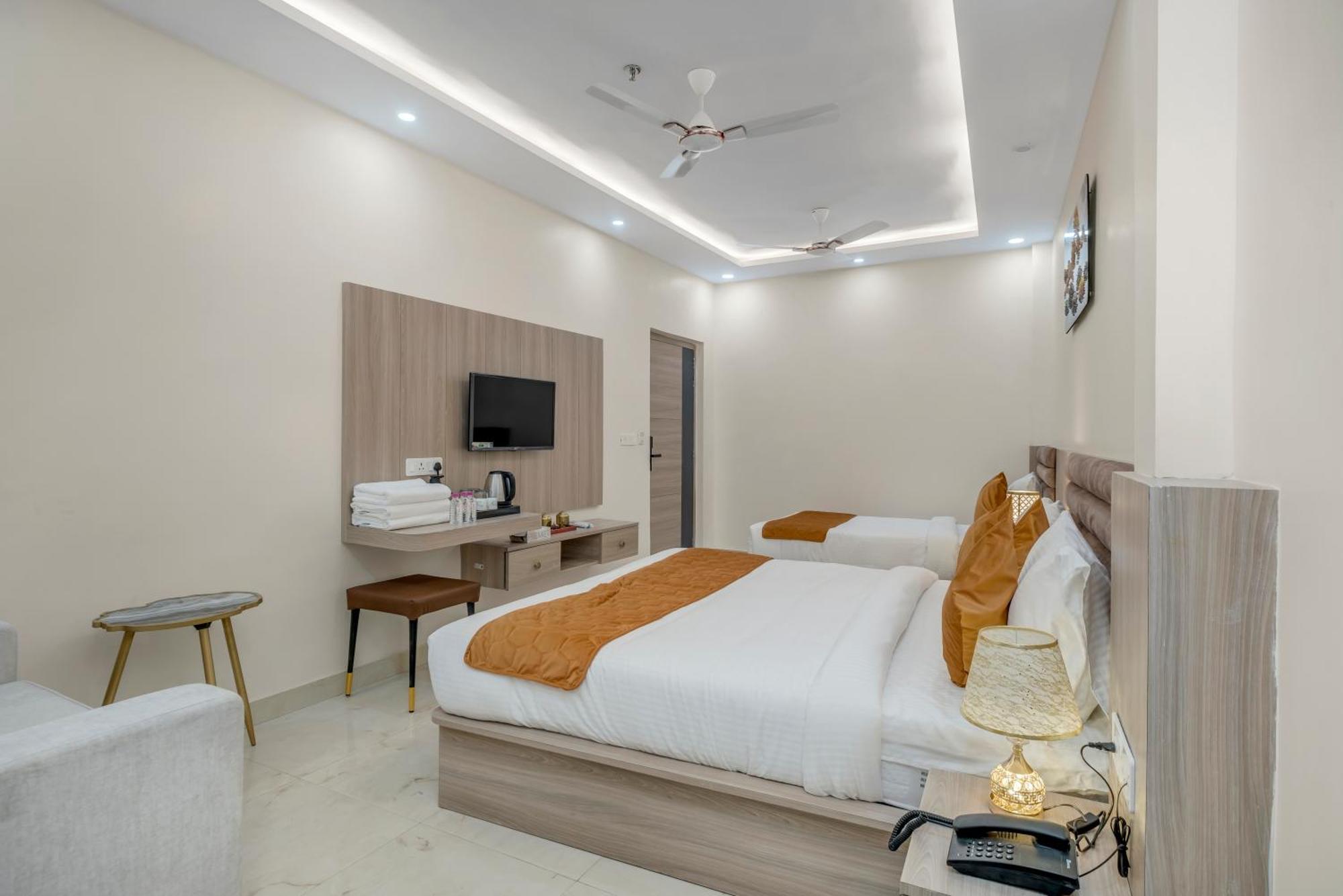 Hotel Sudarshan Ayodhya Екстер'єр фото