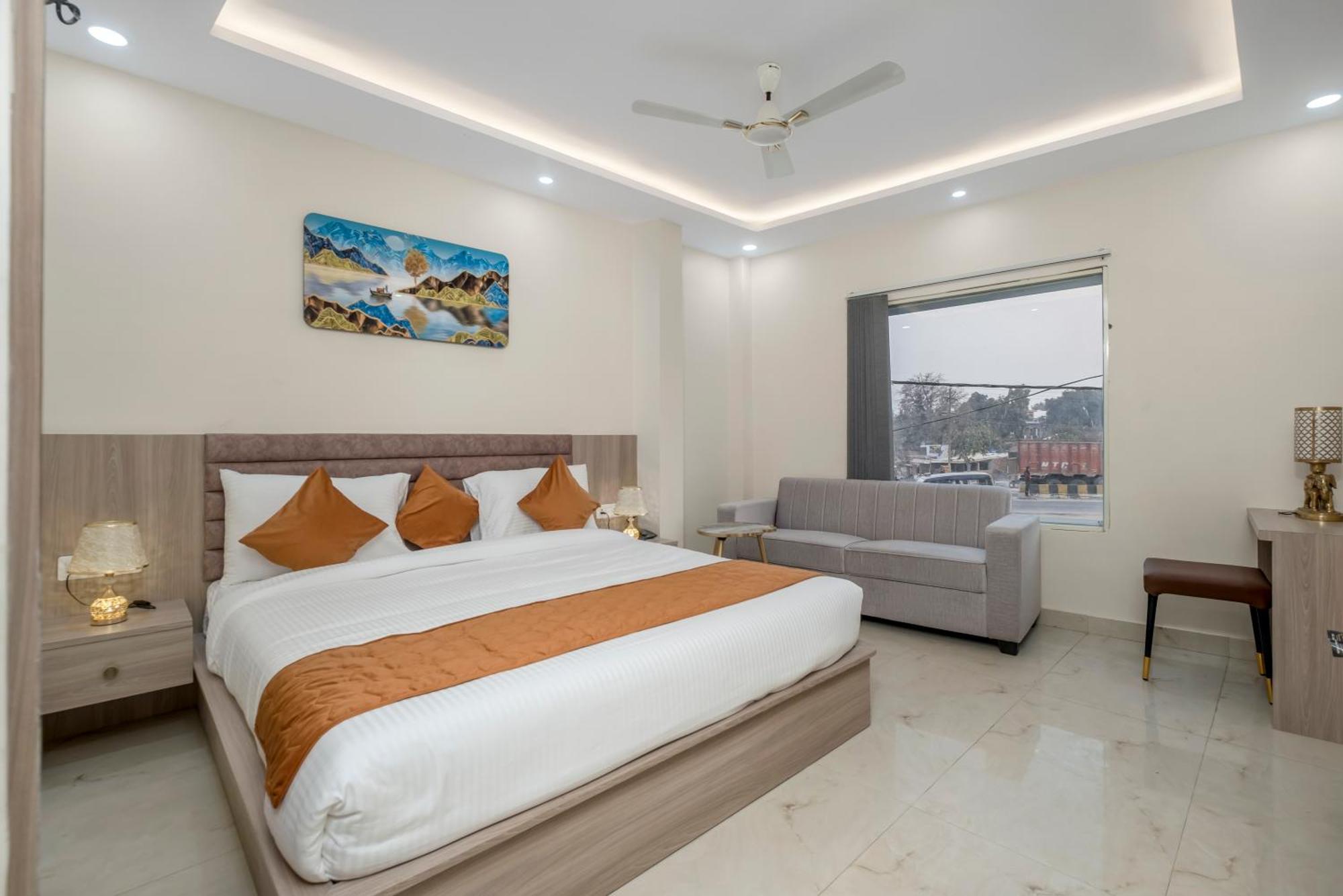 Hotel Sudarshan Ayodhya Екстер'єр фото